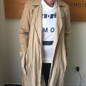 Gap Trench Jacket 🧥 MEDIUM. $15.